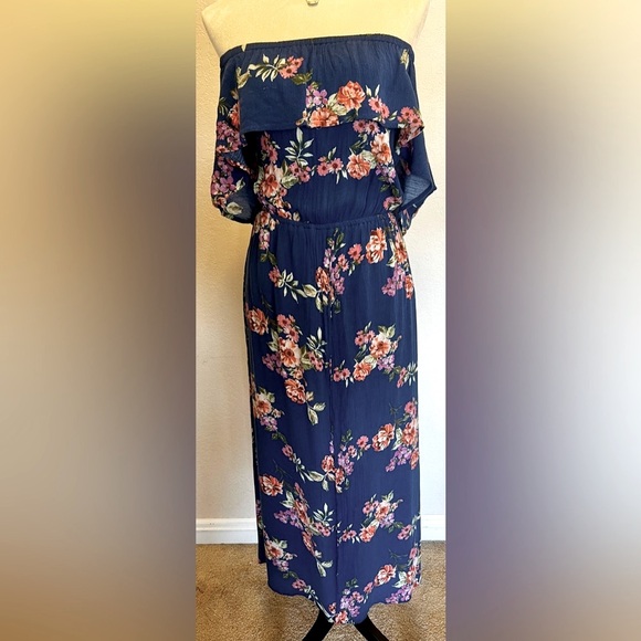 Navy Floral Romper/ Dress, 100% Rayon, Size Large - Picture 7 of 12